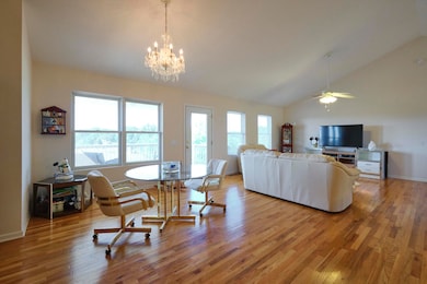 223 Roxbury Ct. 4