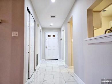 300 Crown Ct unit 531, Edgewater, NJ 07020 - photo 5