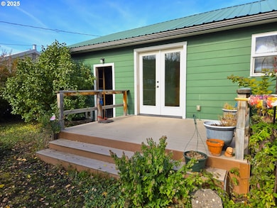 212 NW 5th Ave, John Day, OR 97845 - photo 2