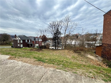 105 N 3rd St, Jeannette, PA 15644 - photo 2