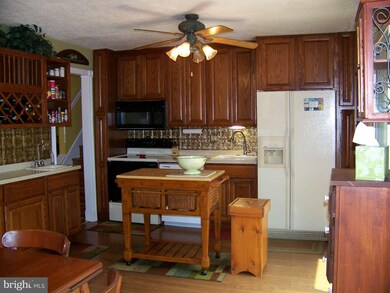 7624 Patapsco Dr, Sykesville, MD 21784 - photo 2