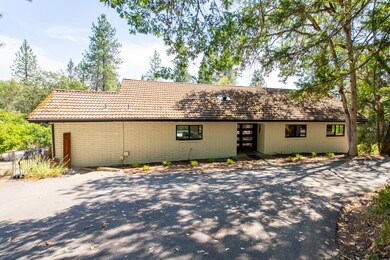 445 Timber Ln, Grants Pass, OR 97526 - photo 2