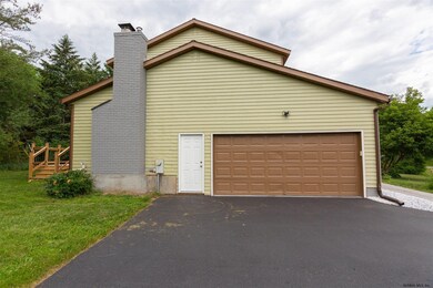 1505 Wheatly Ct, Schenectady, NY 12309 - photo 3