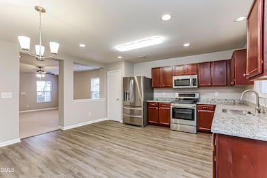 2623 Pebble Meadow Ln, Raleigh, NC 27610 - photo 7