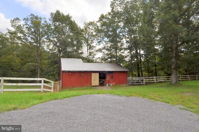 754 Martin Ln, Berkeley Springs, WV 25411 - photo 7