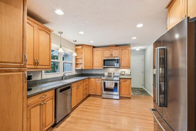 8924 Darnel Rd, Eden Prairie, MN 55347 - photo 5