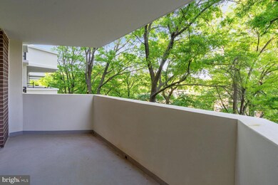 Town Square Towers unit 409, Washington, DC 20024 - photo 3