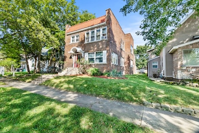 910 Nicholson St, Joliet, IL 60435 - photo 2