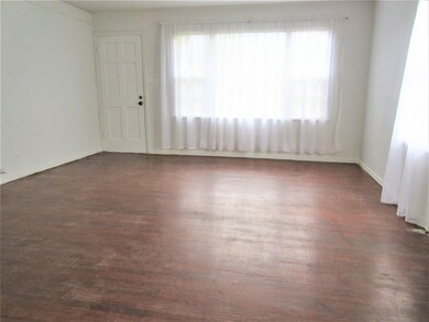 1501 Avenue L, Bay City, TX 77414 - photo 5