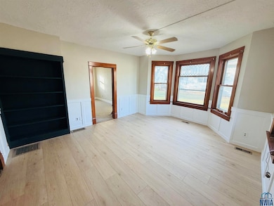 305 N Main St, Lennox, SD 57039 - photo 6