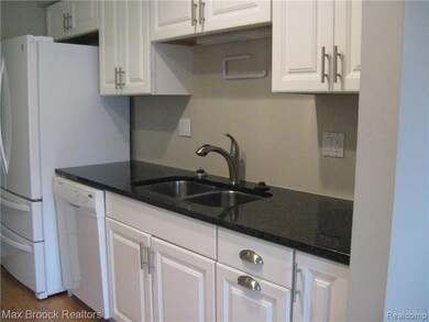 1859 Wickham St unit 141, Royal Oak, MI 48073 - photo 5