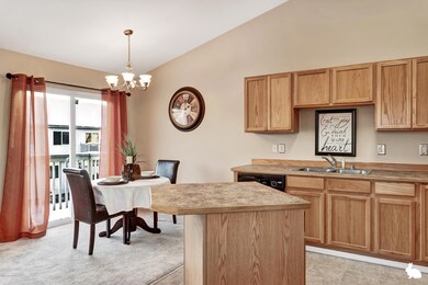 14_DiningKitchen