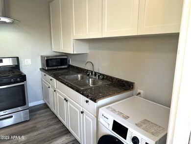 2726 E Willetta St unit 2, Phoenix, AZ 85008 - photo 3