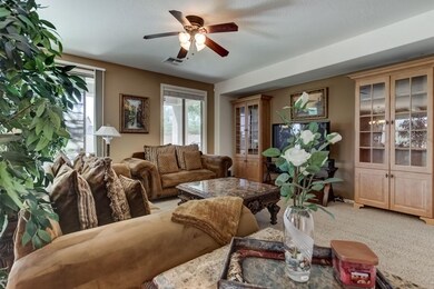 2034 N Piedra-25