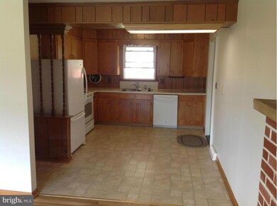 371 Catherine St, Greencastle, PA 17225 - photo 4