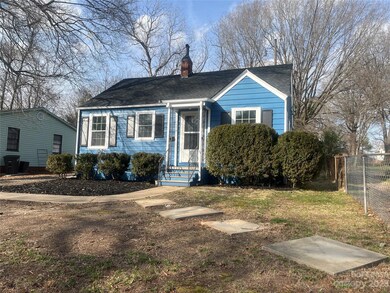 524 Hickory Ave, Statesville, NC 28677 - photo 2