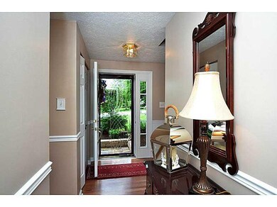 Entry/Foyer.