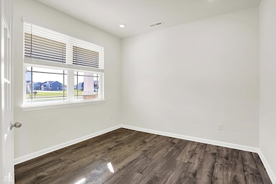 6390 Flag Stop Dr, Whitestown, IN 46075 - photo 5