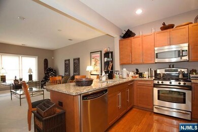 1210 Windsor Park Ct unit 25, Englewood, NJ 07631 - photo 2