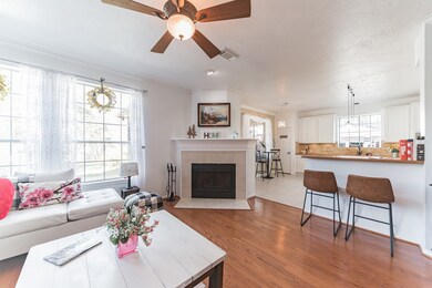 114 Eagle Lakes Dr, Friendswood, TX 77546 - photo 7