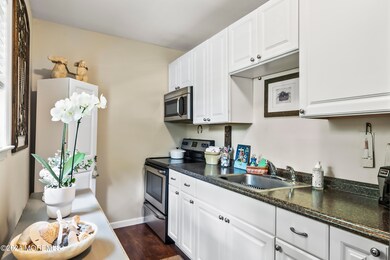 89 White St unit C, Eatontown, NJ 07724 - photo 3