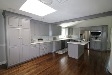 1 Sparhawk Dr, Burlington, MA 01803 - photo 5