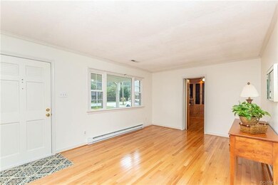 5530 Kingsland Rd, North Chesterfield, VA 23237 - photo 2