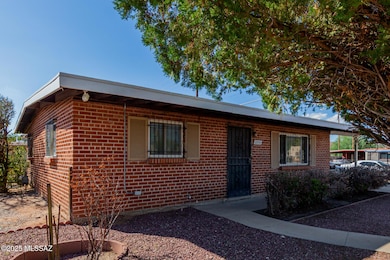 2777 N Alvernon Way, Tucson, AZ 85712 - photo 3