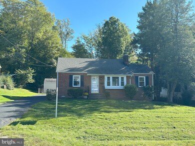 2121 Greenwich St, Falls Church, VA 22043 - photo 2