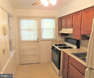 7136 Greenwood Ave, Baltimore, MD 21206 - photo 7