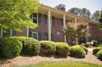 811 Jamestown Dr. Full Building