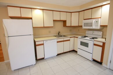 11 Highland St unit 3, Wakefield, MA 01880 - photo 4