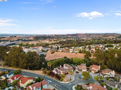 103 Opal Ct, Hercules, CA 94547 - photo 5