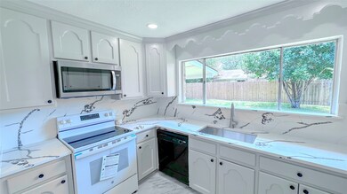 7403 Breccia Dr, Houston, TX 77041 - photo 3