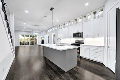 111 E 33rd St unit B, Houston, TX 77018 - photo 7