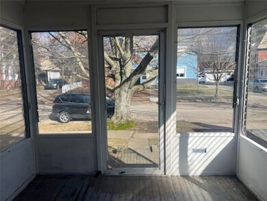 Enclosed Porch - 9' x 7'