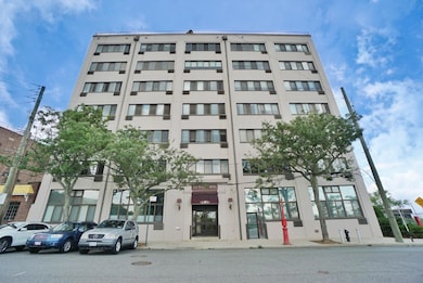 Bay Street Landing unit 5G, Staten Island, NY 10301 - photo 2