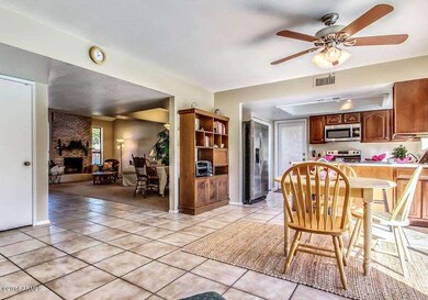 Kitchen-Breakfast -Family Room