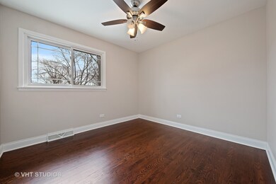 852 S Cedar Ave, Elmhurst, IL 60126 - photo 6
