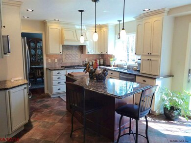 17 Dutchess Ct, Saratoga Springs, NY 12866 - photo 3