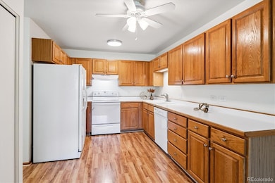 Kitchen - tons of storage