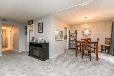 4520 Tama St SE unit 4, Cedar Rapids, IA 52403 - photo 7