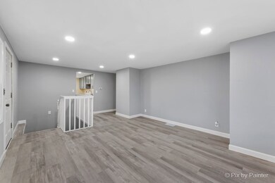 1210 Sacramento Dr, Carpentersville, IL 60110 - photo 3