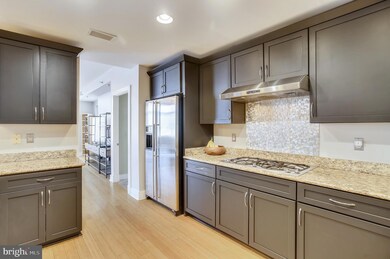 1400 Lancaster St unit 602, Baltimore, MD 21231 - photo 4