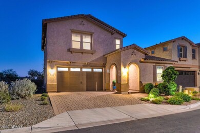 4637 E Daley Ln-large-007-066-4637 E Dal