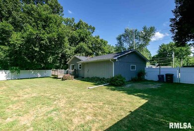 209 27th Avenue Ct, Moline, IL 61265 - photo 5