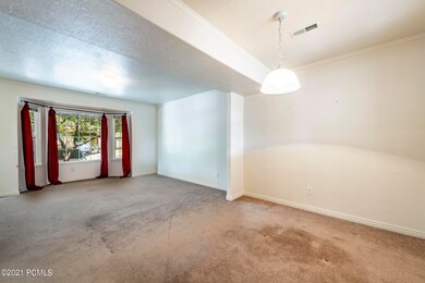 6_Living-Room_high_3717111