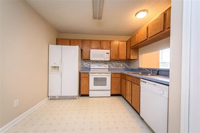 2442 Townsquare Dr, Jacksonville, FL 32216 - photo 7