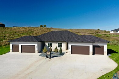 1215 Blackhawk Ct, Hinton, IA 51024 - photo 4