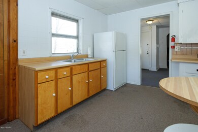 1422 Forbes-107